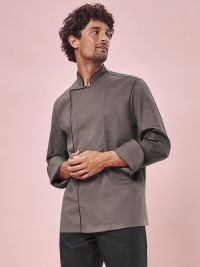 Herren Kochjacke in Braun im Regular Fit-Schnitt, verdeckten Druckknöpfen, modischen Kontrastpaspeln an der Knopfleiste